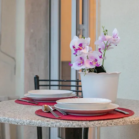 H11 Trilocale San Martino Sanremo-balcone 아파트 산레모